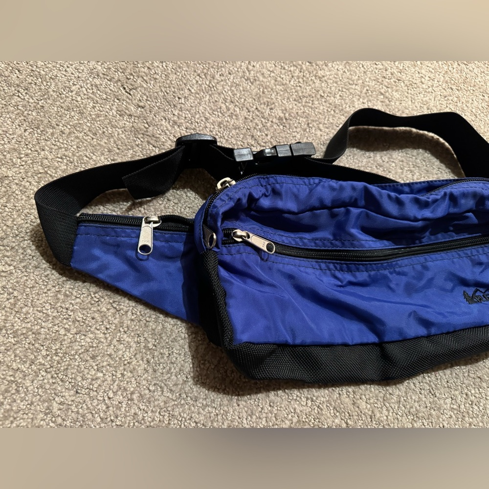 Blue Vintage REI Crossbody Bag/Fanny Pack - Picture 2 of 8